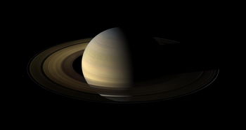 土星旋转方向怎么看